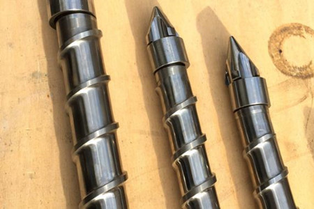 注塑機螺桿上的粘料如何去除？小編來支招！