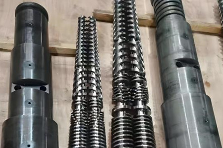 塑料擠出機機筒螺桿發(fā)貨前，廠家需要做哪些工作？